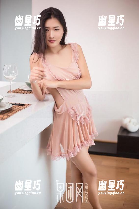 GIRLT果团网 - 松果儿白丝写真：分享小确幸，配上心头那点小雀跃？