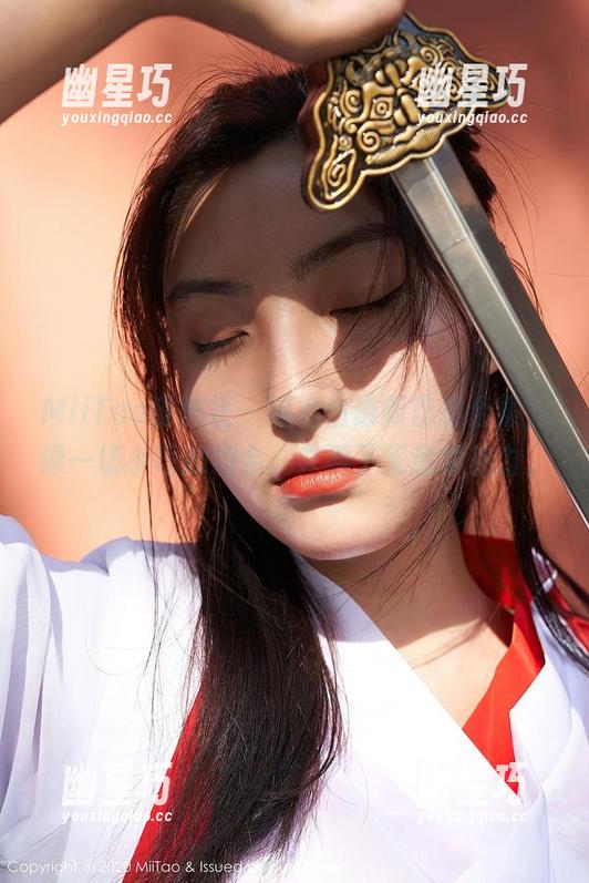 MiiTao蜜桃社 - 温心怡最新自拍合集，像一场小巧的约会，充满了无意的魅力。