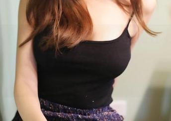 MyGirl美媛馆 - Evelyn艾莉在最新女仆写真中展现了什么，可能是……一只烤鸡。