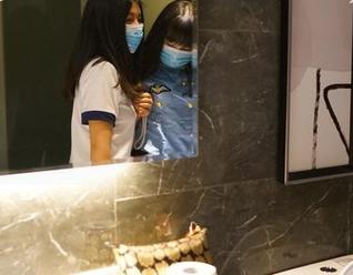 ROSI的黑边蕾丝原图，春风得意任何表情都不过分，帅气归帅气，不让反复看成沉迷。