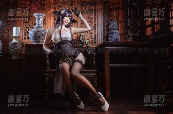 Sakiiii翎柒 美图中的机车凛,Sakiiii翎柒是想骑车还是驾驭眼球?不妨一看究竟!