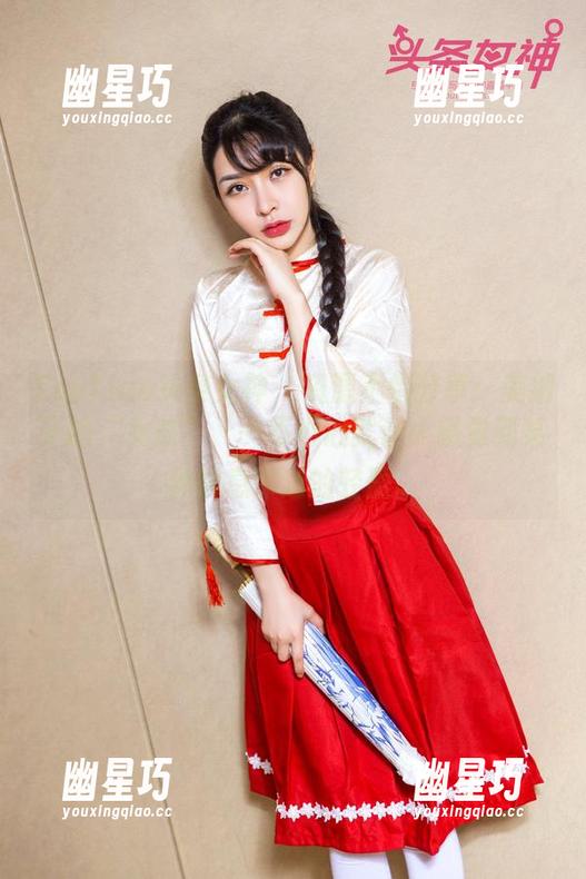 TouTiao头条女神 - 资源不惜分享：美纳子的“女孩”，一不小心就让人感觉到某种瞬息即逝的轻盈。