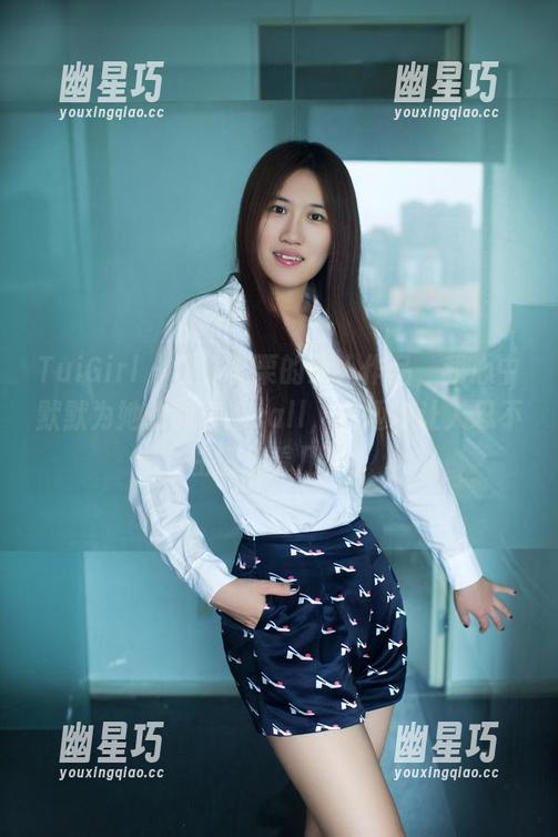 TuiGirl - 看艾栗栗的双人作品，我心中默默为她的创意打call，有趣得让人忍不住想多看几遍！