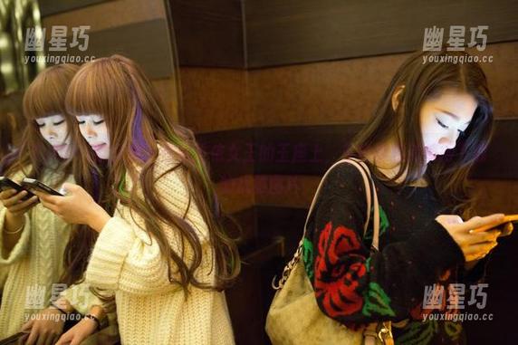 TuiGirl推女郎 - 在赵惟依女王的王座上，你也能找到值得下载的优雅图片