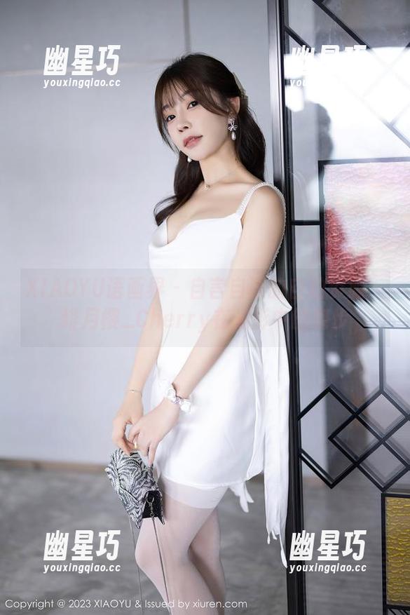 XIAOYU语画界 - 自言自语的自拍资源：绯月樱_Cherry在光影中的舞步