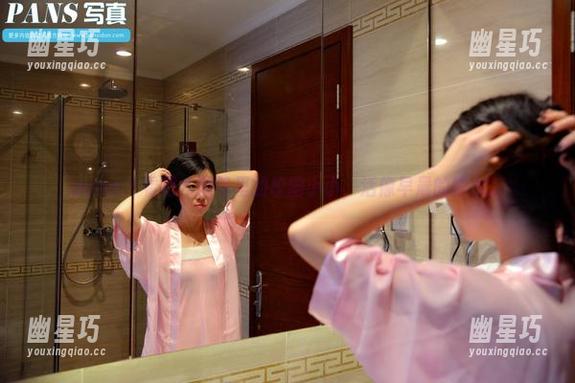 pans - 看吧，图包里的校园小小，活像早晨的露水。
