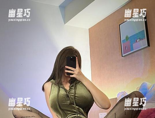 微密圈 - 美照福利：乙醇子的女佣风，这摆姿势的功夫学多久啊？