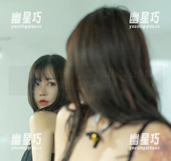 今汐 今汐睡衣cos新动作:能不能让我也在你的床上角色扮演一番啊?