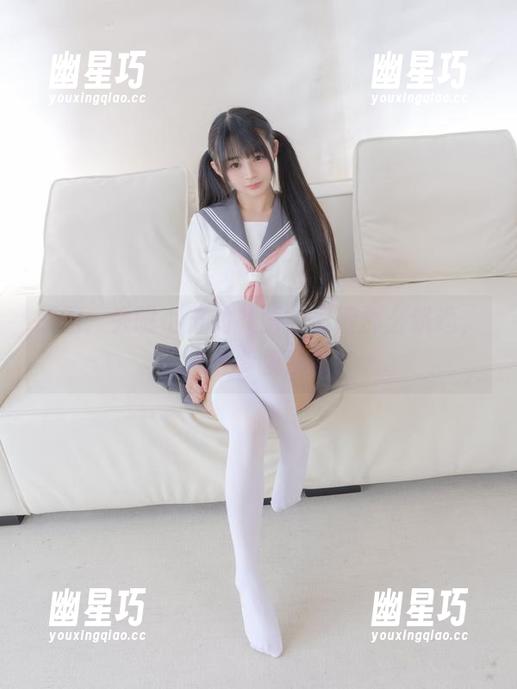 原图：失眠小宁的礼服，显得那么飘逸，像在梦里乱飘