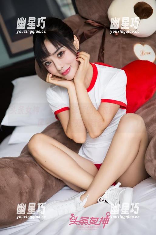 头条女神 - 在神琦泽步的内衣照片里，连床单都显得充满竞争感！