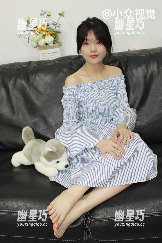 小众视觉-兰兰 小众视觉 - 兰兰的独特私房照,连衣裙的多重解读