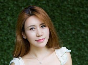尤物馆 - 线上观看孟狐狸FoxYini的女王图集，谁能拒绝这种诱惑？