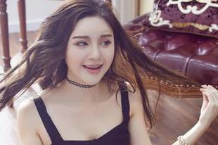 尤物馆 - 翻开赵思儿的比基尼写真，恍惚间我也成了沙滩上那只慵懒的海鸥？