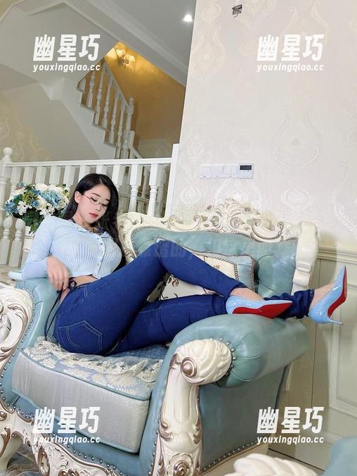张老师 微密圈 - 张老师的免费作品《绿意盎然》,看了觉得挺靠谱的,但这里面藏啥?