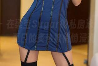 推女神 - 在梁莹Sugar的私房泳池图集里，夏日的炙热被悄悄浸润