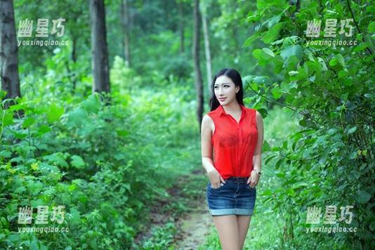 推女郎 - 于大小姐的浴室：水珠、泡沫，还有不经意的艺术感