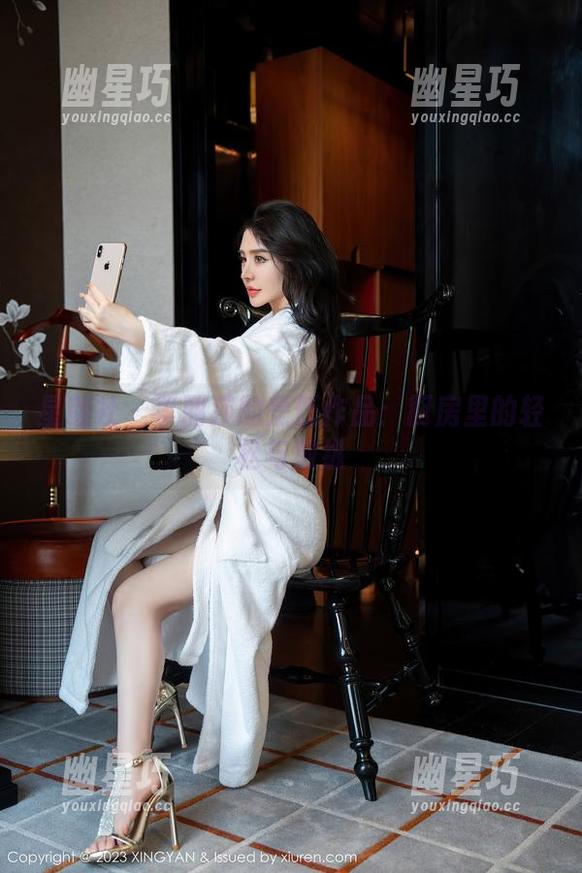 星颜社-李丽莎 星颜社 - 李丽莎的烹饪作品:厨房里的轻松与放纵