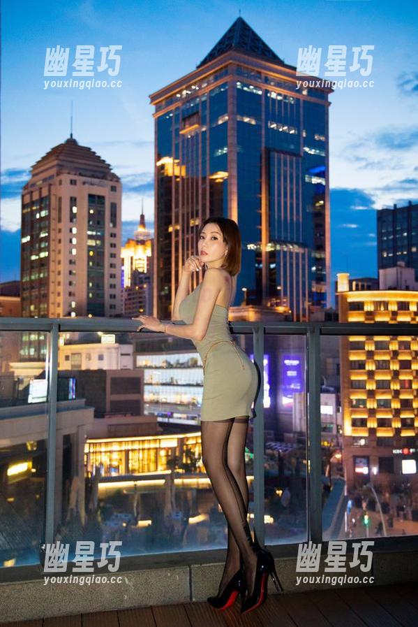 微密圈 - 果儿Victoria的豹纹写真，强烈要求变身豹小姐！