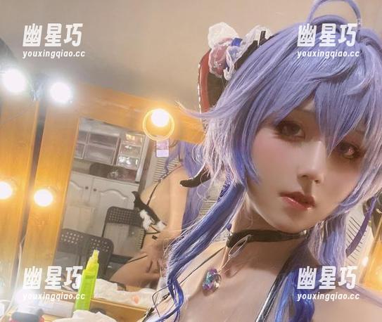 桜满三时的私拍牛仔裤，不同寻常的美好，究竟是给裤子加了魔法吗？