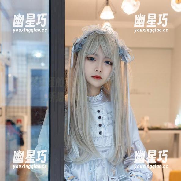 看到梨瑾瑾的短裤，高清图片里一阵不知所措的冲动涌上心头。