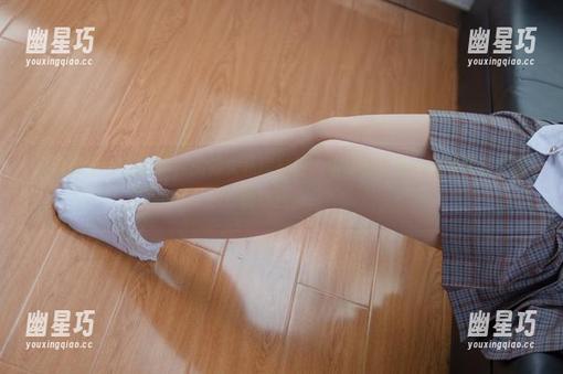 森萝财团 - 这组小梓的修女私房影像，仿佛在诉说一段难以言表的微妙故事。