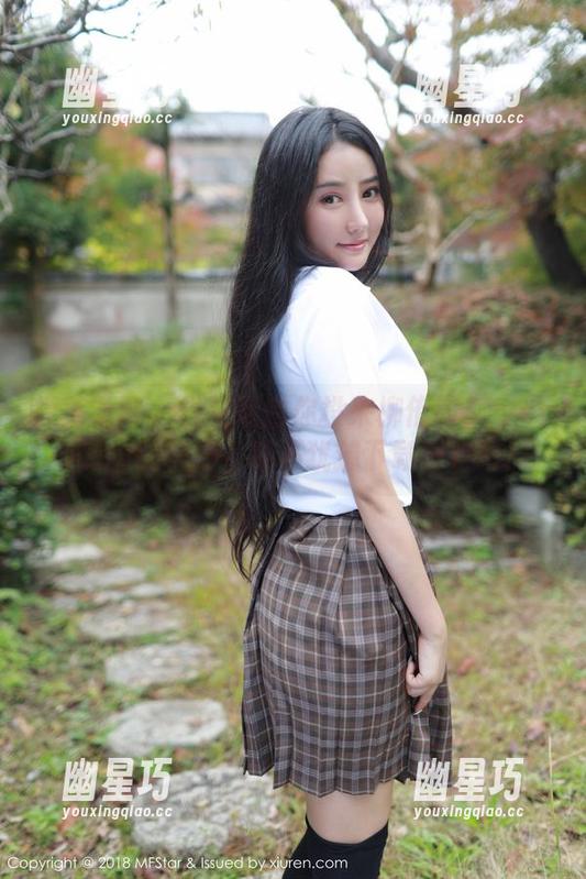 模范学院 - 当生活向你投来柳侑绮Sevenbaby的美脚，毫不犹豫下载图包吧！