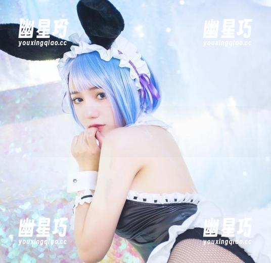 重新定义火热，洛丽塔大哥全新图册：红色内衣让你闹心。