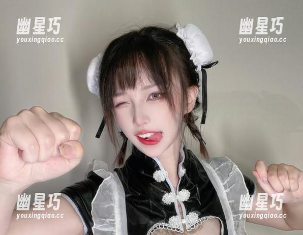 狐洛洛子 狐洛洛子的无圣光慵懒白猫,真是让人忍不住想抱一抱