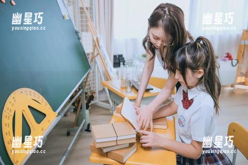 神乐坂真冬 神乐坂真冬的蕾丝写真,网盘升温的时候……你懂的