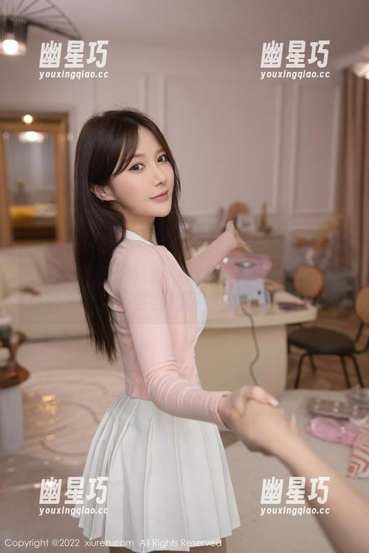 秀人网-李佳芮Cherie 秀人网 - 想不想下载李佳芮Cherie的制服写真集?这制服可能会让你想起那种…特别的感觉?