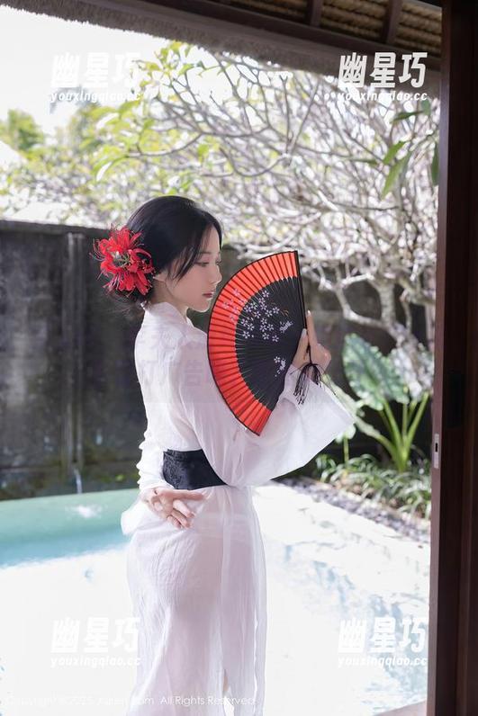 秀人网 - 李夫人清纯写真：她这是在给洗衣粉打广告吗？原图未公开！
