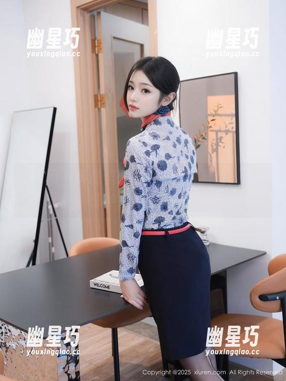 秀人网-林乐一 秀人网 - 美图里的林乐一,裤里丝,这搭配我一时半会儿居然想不明白。