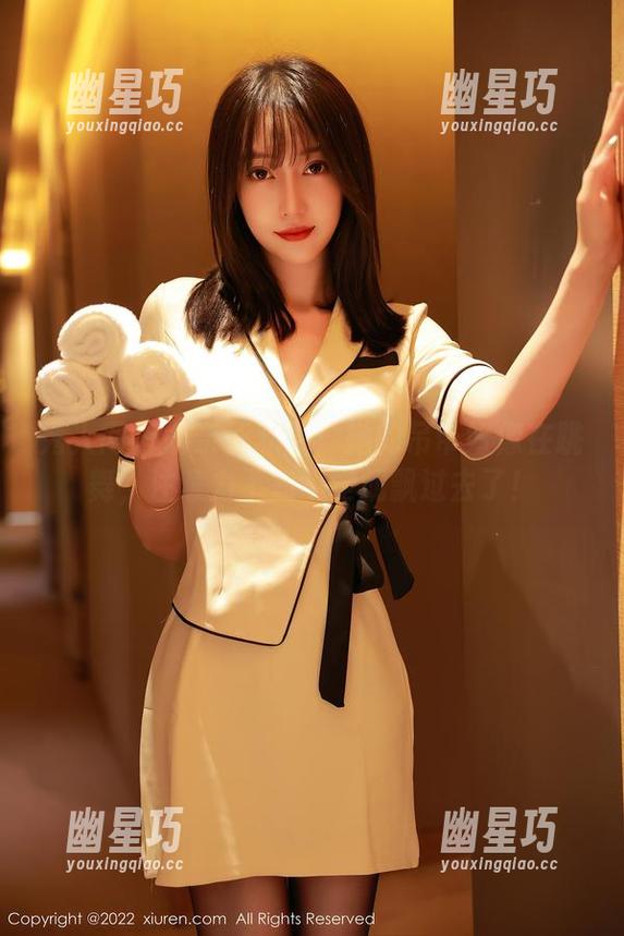 秀人网-萌奈子 秀人网 - 萌奈子私拍:她的吊带好像在跳舞,注意力不知不觉就飘过去了!