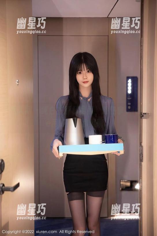 秀人网-趁热拿铁latte 秀人网 - 纯白主题私房照,趁热拿铁latte用眼神跟你闲聊。