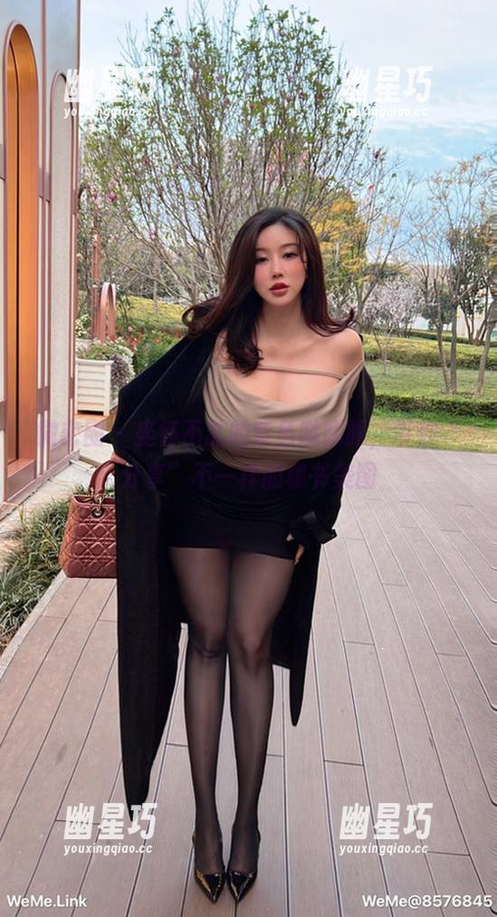 微密圈 - 坐怀不乱的紫色哒豚豚，带你“分享”不一样的秘书美图
