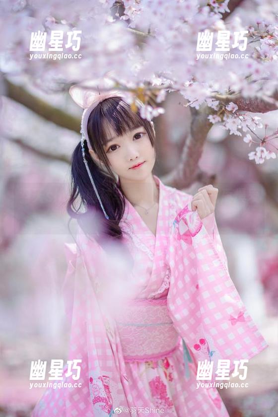 羽天shine网袜写真，袜子纷纷气质爆表！