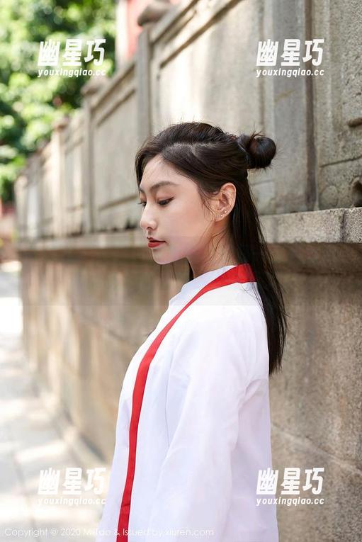蜜桃社 - 美绪白丝合集里的每一张都是我无法抗拒的诱惑，太会玩了...