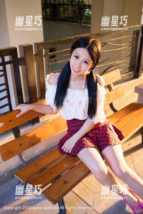 青豆客-纯小希 青豆客 - 纯小希校服写真集,青春的味道好像来了