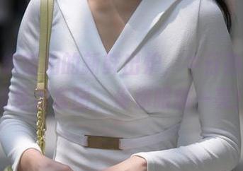 来自魔镜街拍的新鲜出炉，牛仔热裤女孩的免费套图，保你眼前一亮！
