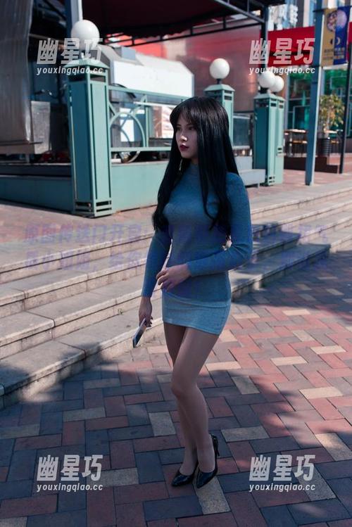 原图传送门开启：魔镜街拍黑色包臀裙气质小姐姐，给你绝妙的穿搭启示，别说我没提醒！
